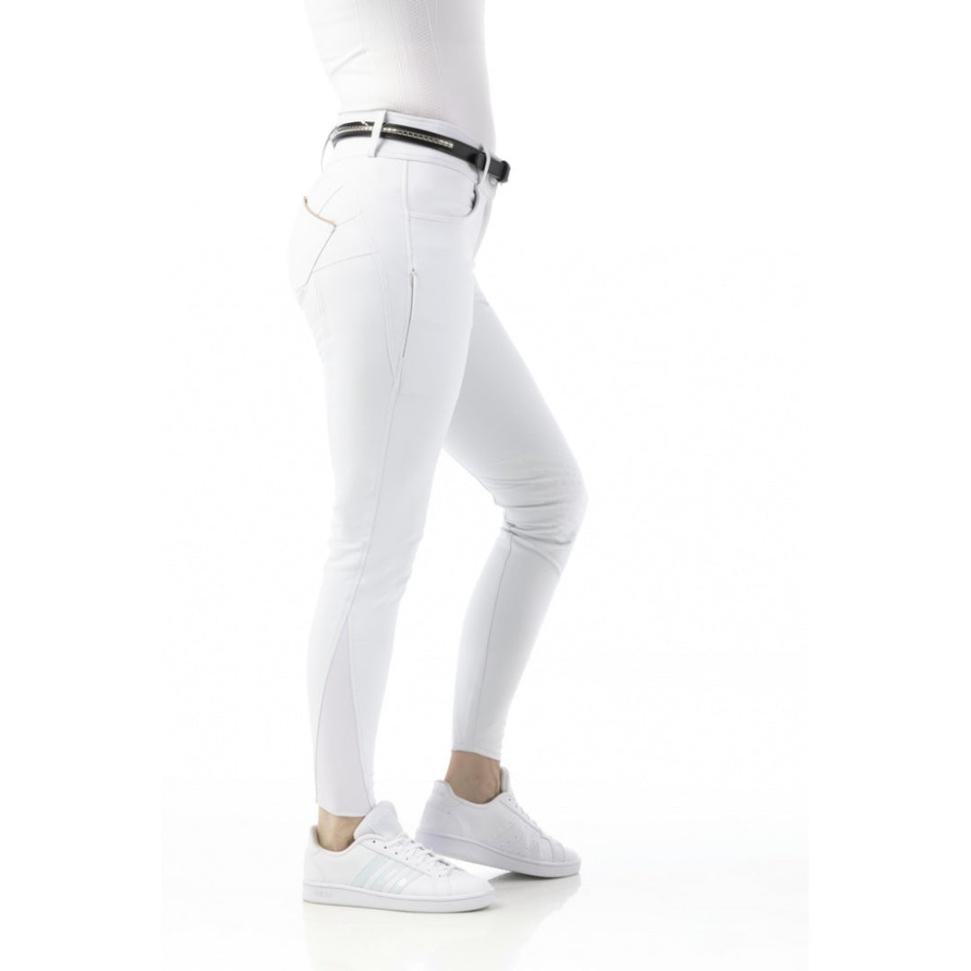 lady wearing the bella pushup whit breeches with wite joggers
